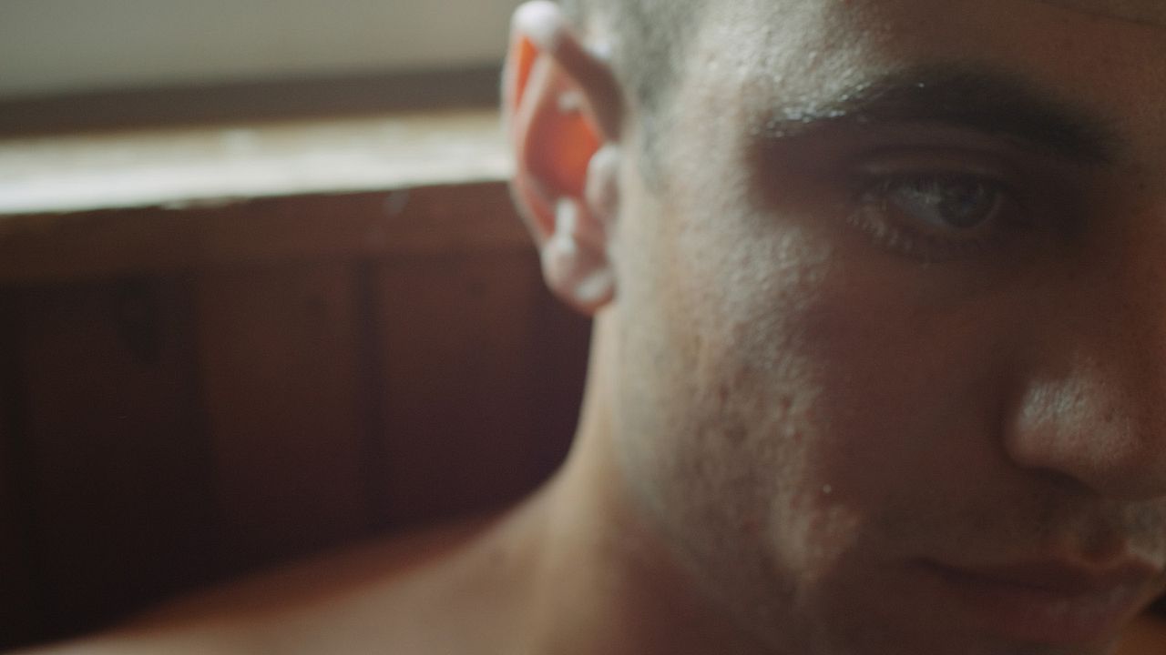 Death of A Virgin and the Sin of Not Living : Foto