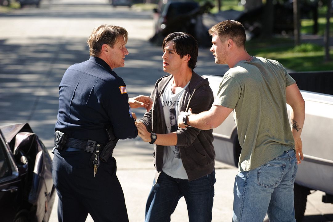 Amenaza roja : Foto Josh Peck, Chris Hemsworth