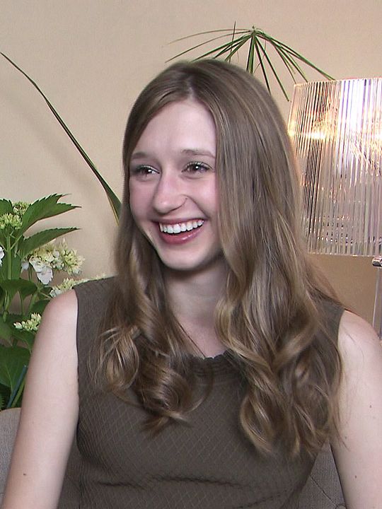 Cobertura de revista Taissa Farmiga