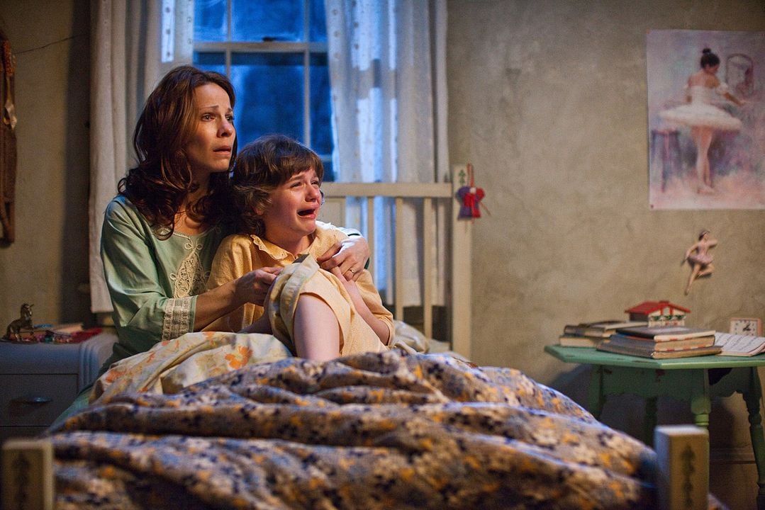 El Conjuro : Foto Joey King, Lili Taylor