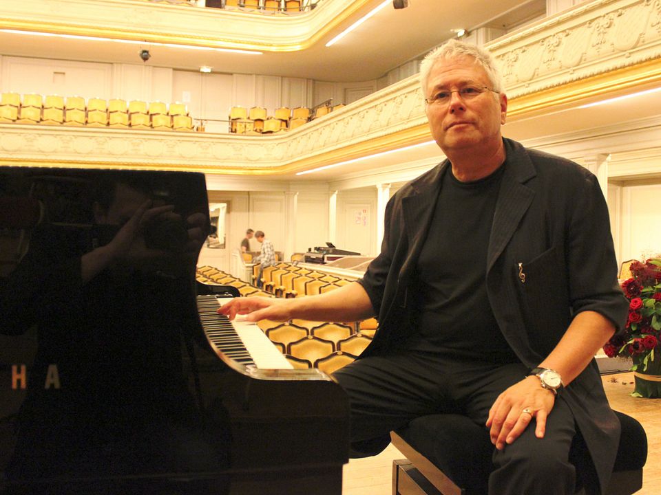 Cobertura de revista Alan Menken