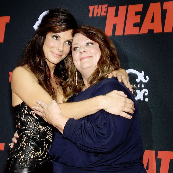 Chicas armadas y peligrosas : Cobertura de revista Melissa McCarthy, Sandra Bullock