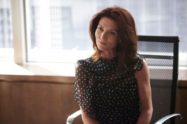 Suits : Foto Michelle Fairley