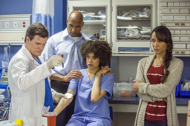 Foto Britne Oldford, Henry Simmons