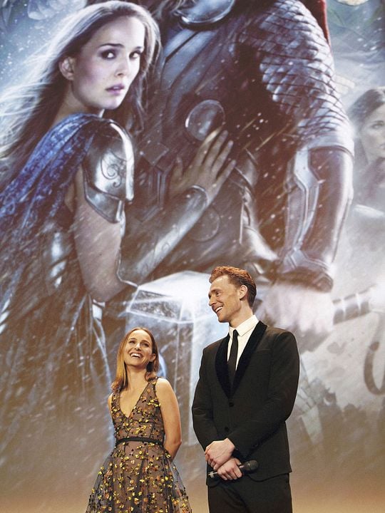 Thor: Un mundo oscuro : Cobertura de revista Natalie Portman, Tom Hiddleston