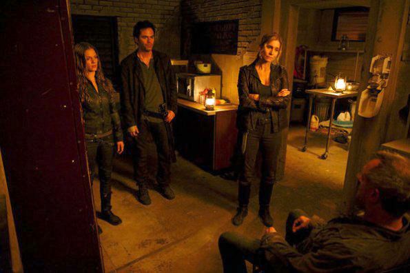 Foto Billy Burke, Elizabeth Mitchell