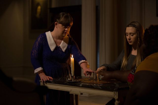 American Horror Story : Foto Taissa Farmiga, Jamie Brewer