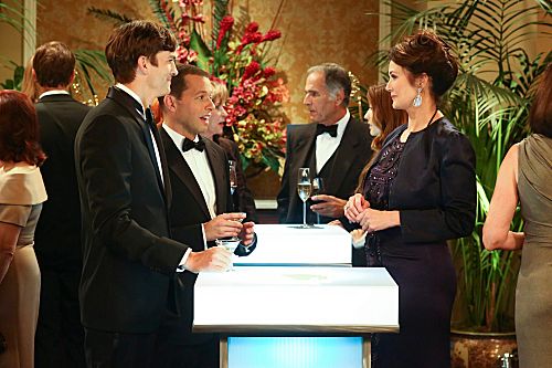 Two and a Half Men : Foto Jon Cryer, Ashton Kutcher, Lynda Carter