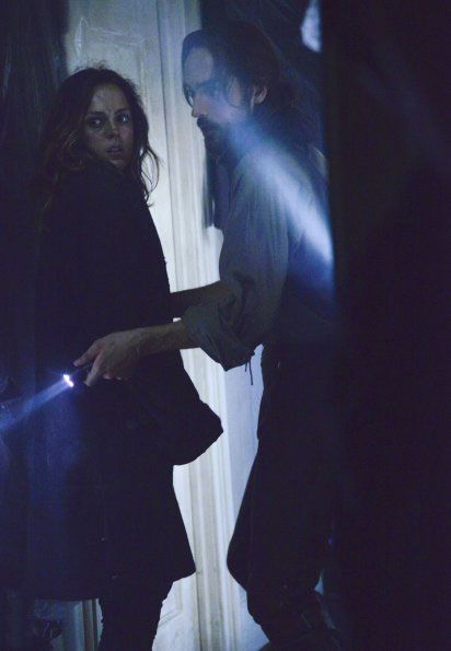 Foto Tom Mison, Erin Cahill