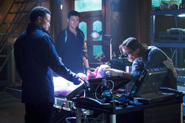 Foto Karl Urban, Michael Ealy