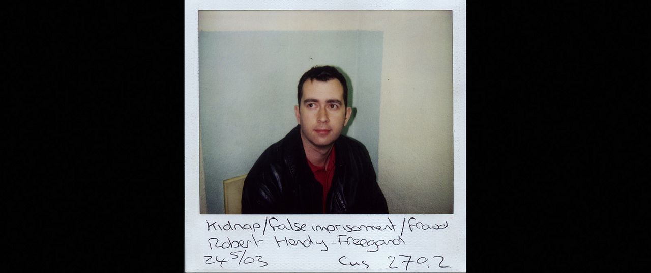 Quien maneja los hilos: tras la pista de los mayores impostores : Foto