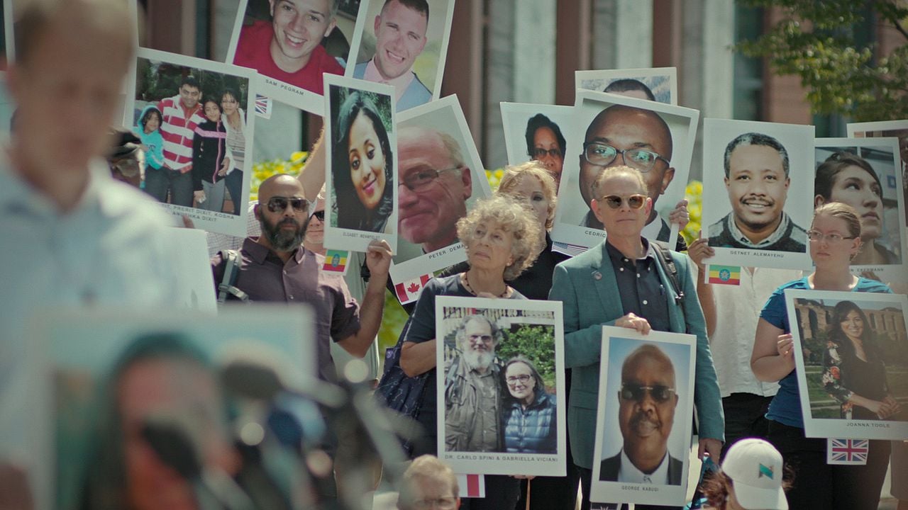 Downfall: The Case Against Boeing : Foto