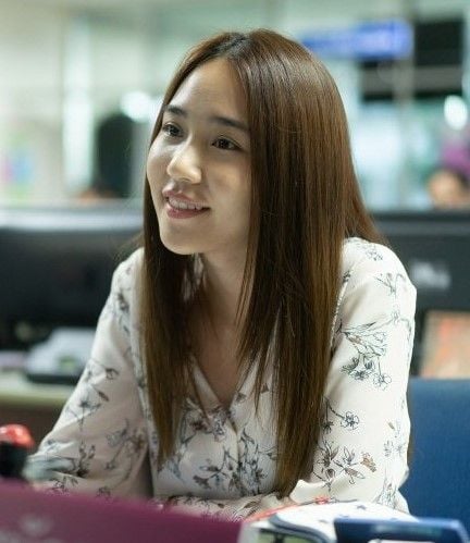 Póster Narilya Gulmongkolpech