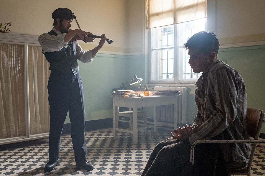 The Song Of Names : Foto Jonah Hauer-King