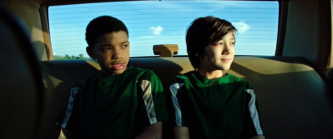 El niño detrás de la puerta : Foto