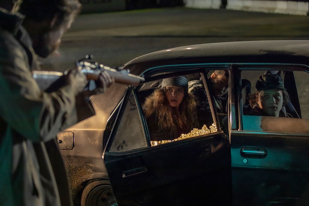 Coming Home in the Dark : Foto