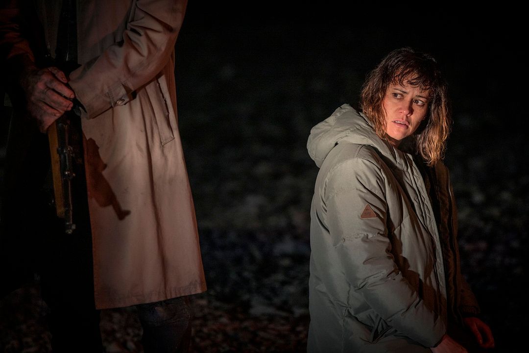 Coming Home in the Dark : Foto