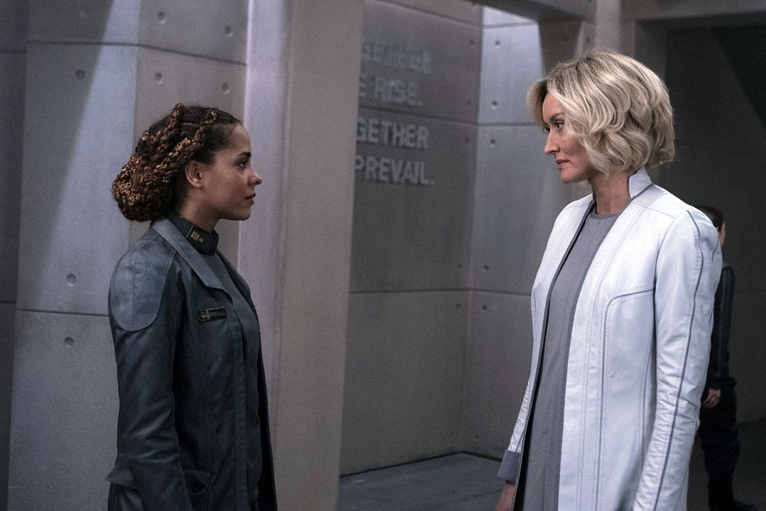 Foto Olive Gray, Natascha McElhone