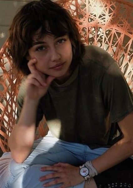 Póster Sydney Chandler