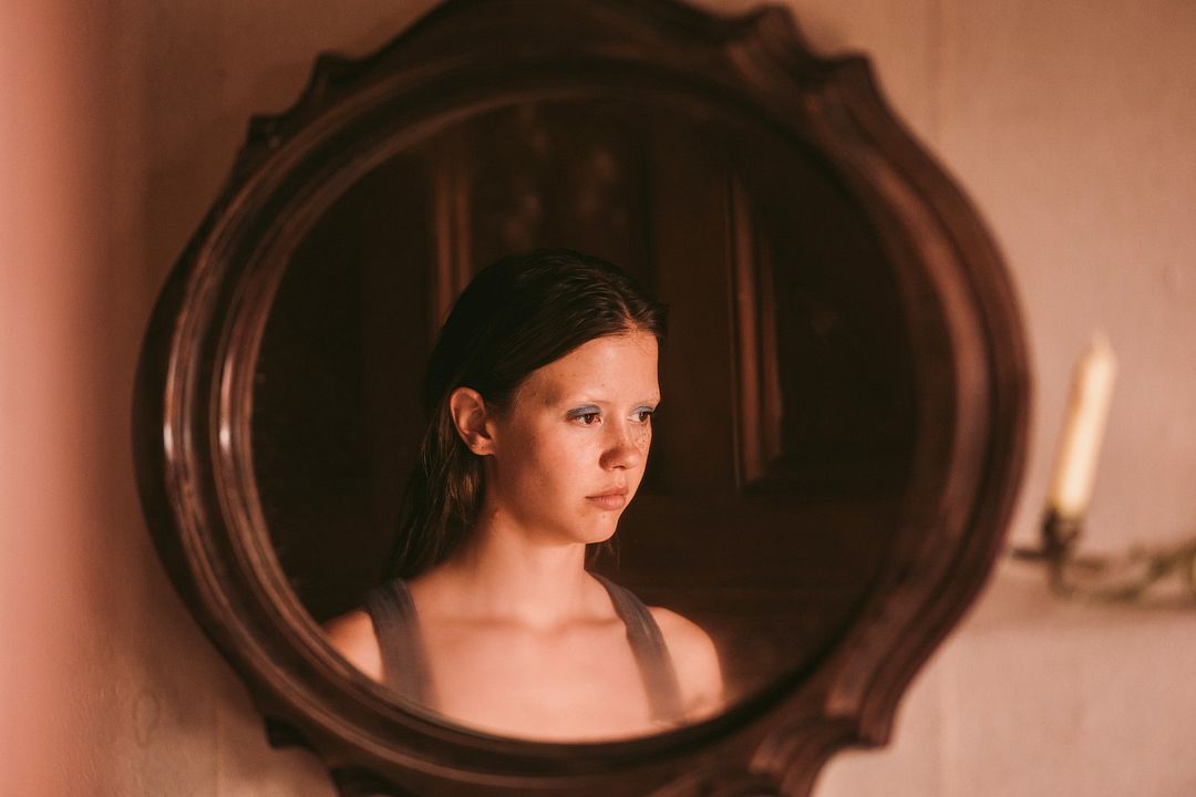 X : Foto Mia Goth