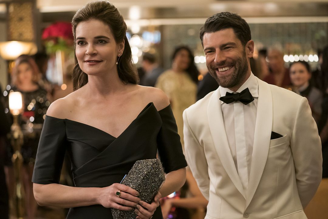 El Valet : Foto Max Greenfield, Betsy Brandt