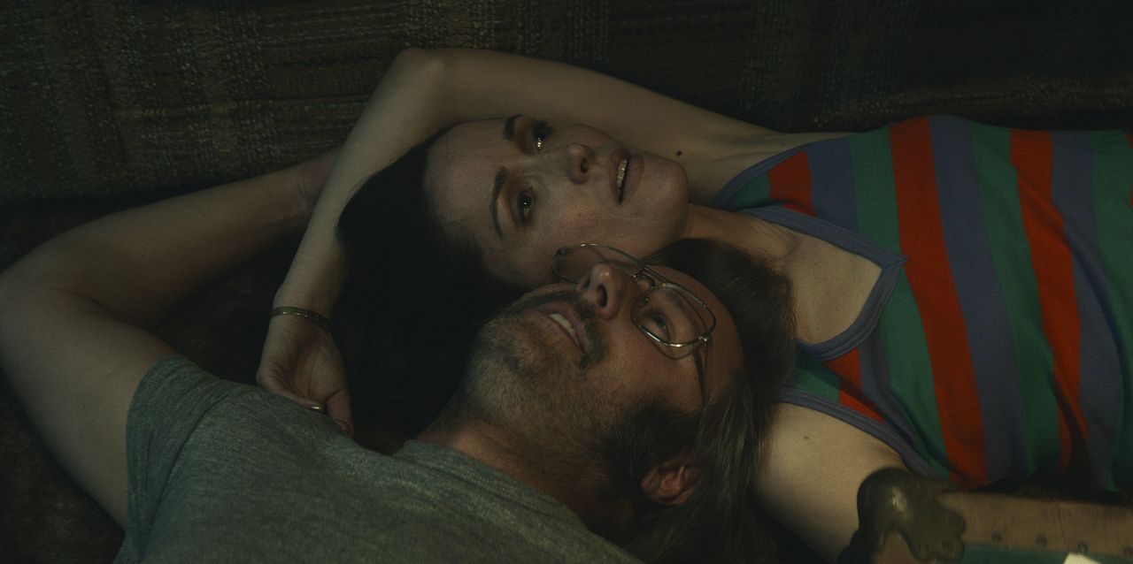 Physical : Foto Rose Byrne, Rory Scovel