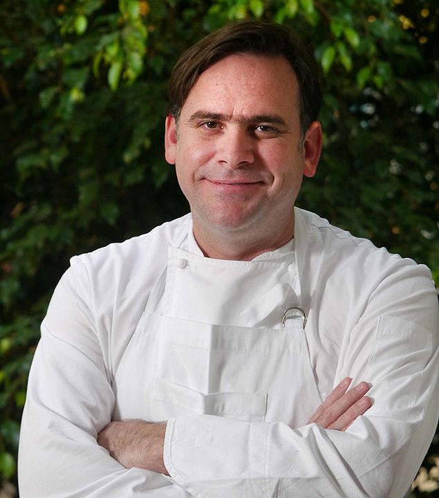 Póster Roberto Solís