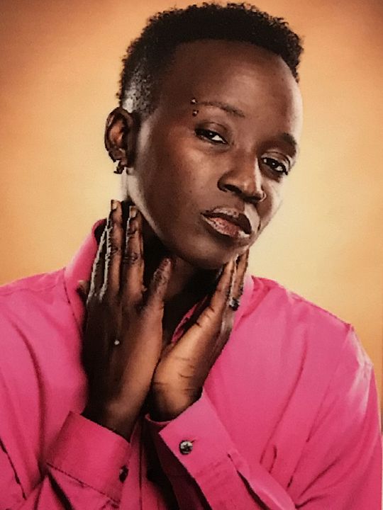 Póster Shiquita James