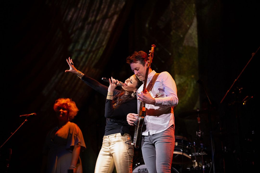 Idina Menzel: Which Way To The Stage? : Foto Idina Menzel