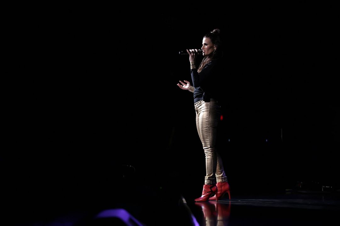 Idina Menzel: Which Way To The Stage? : Foto Idina Menzel