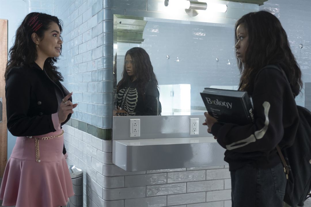 Darby And The Dead : Foto Riele Downs, Auli'i Cravalho