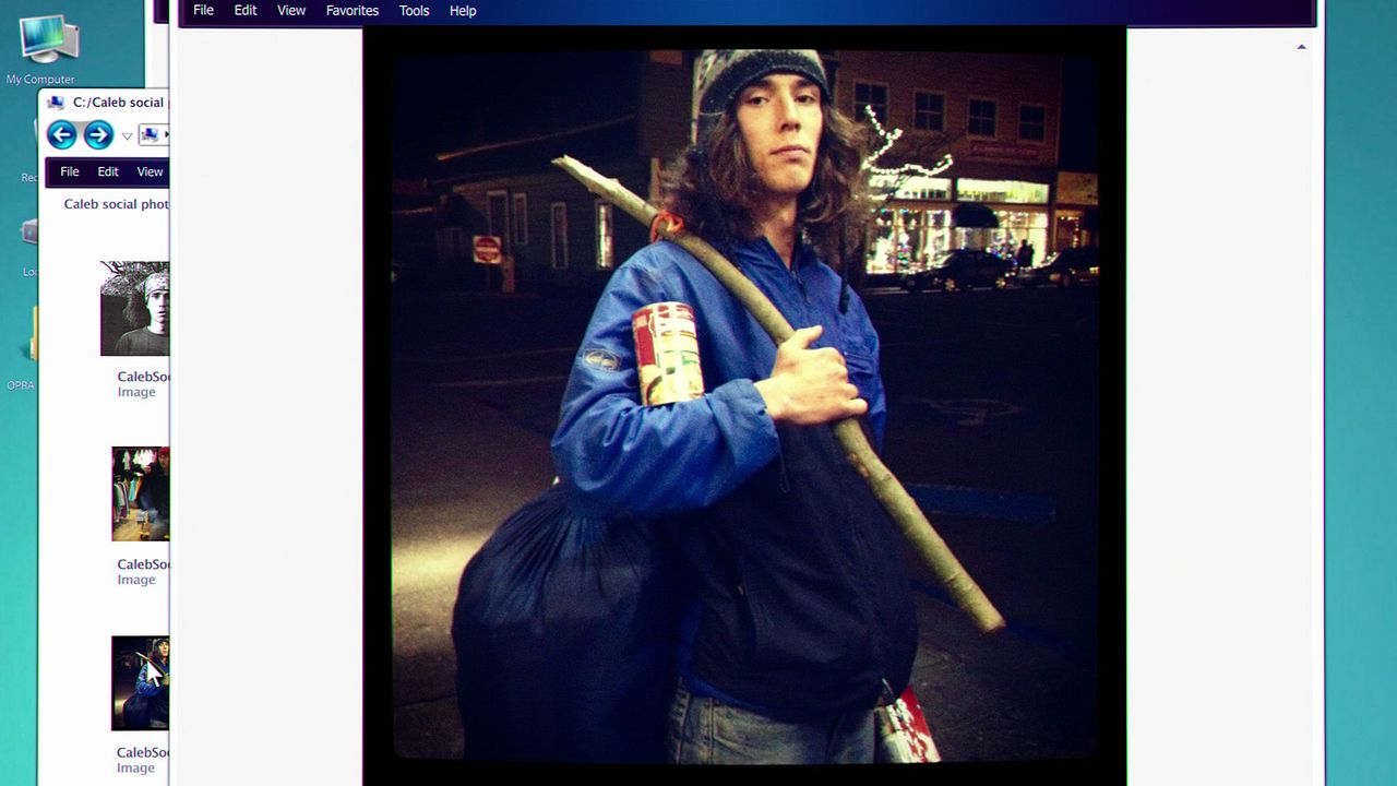 El mochilero del hacha : Foto