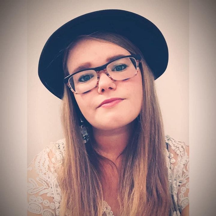 Póster Michelle McLeod