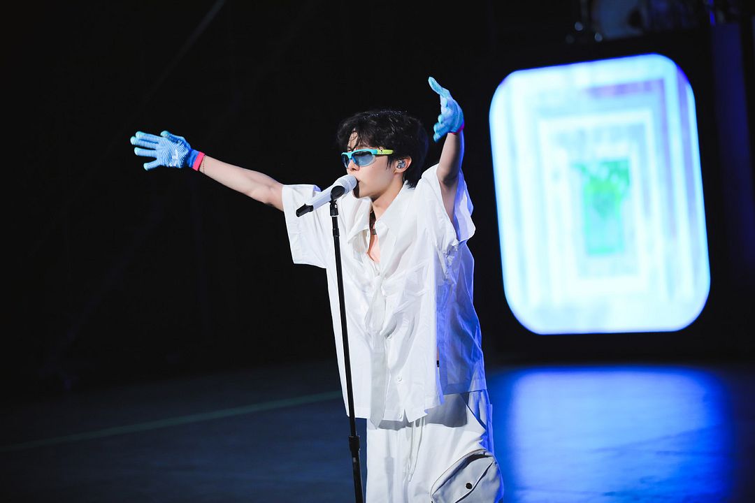 j-hope IN THE BOX : Foto