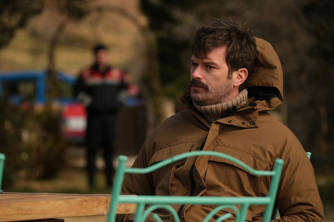 Con la soga al cuello : Foto Kıvanç Tatlıtuğ