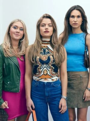 Barracuda Queens : Póster