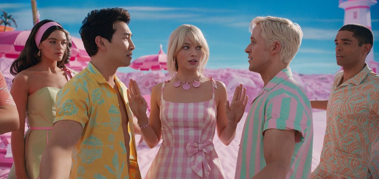 Barbie : Foto Simu Liu, Margot Robbie, Ryan Gosling, Kingsley Ben-Adir, Emma Mackey