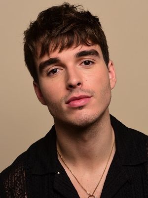 Póster Corey Mylchreest