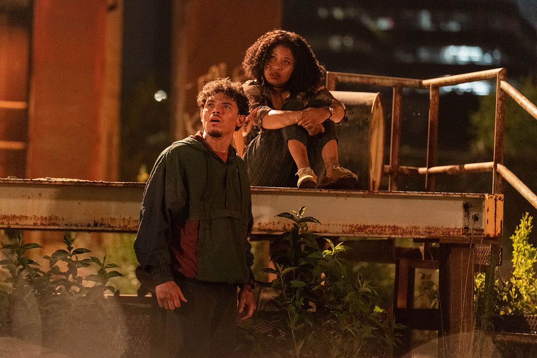 Transformers: El Despertar de las Bestias : Foto Anthony Ramos, Dominique Fishback