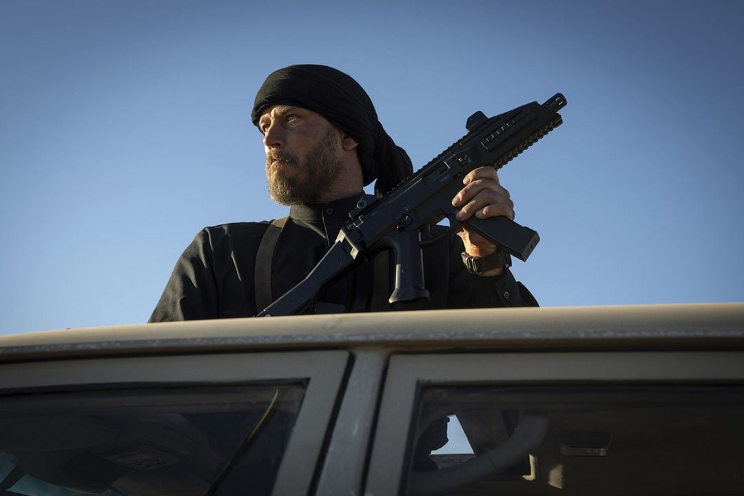 Escape bajo fuego : Foto Travis Fimmel