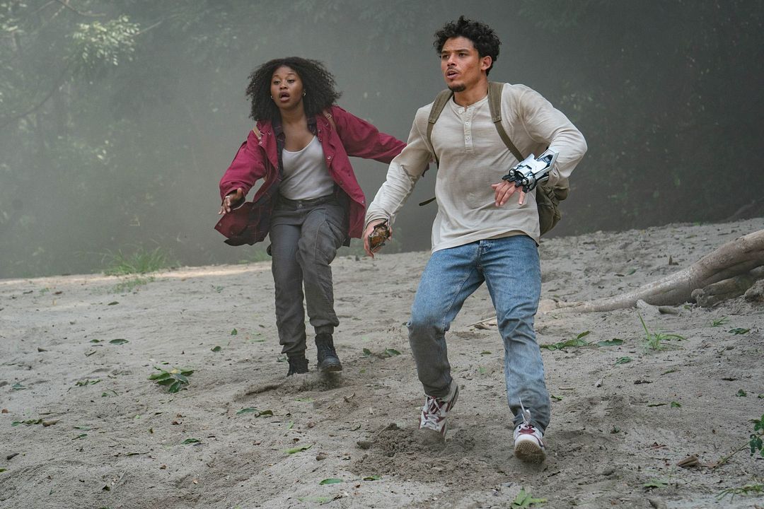 Transformers: El Despertar de las Bestias : Foto Dominique Fishback, Anthony Ramos