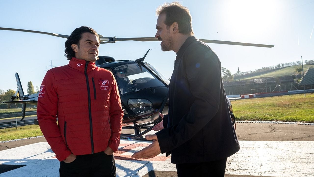 Gran Turismo: de jugador a corredor : Foto David Harbour, Orlando Bloom