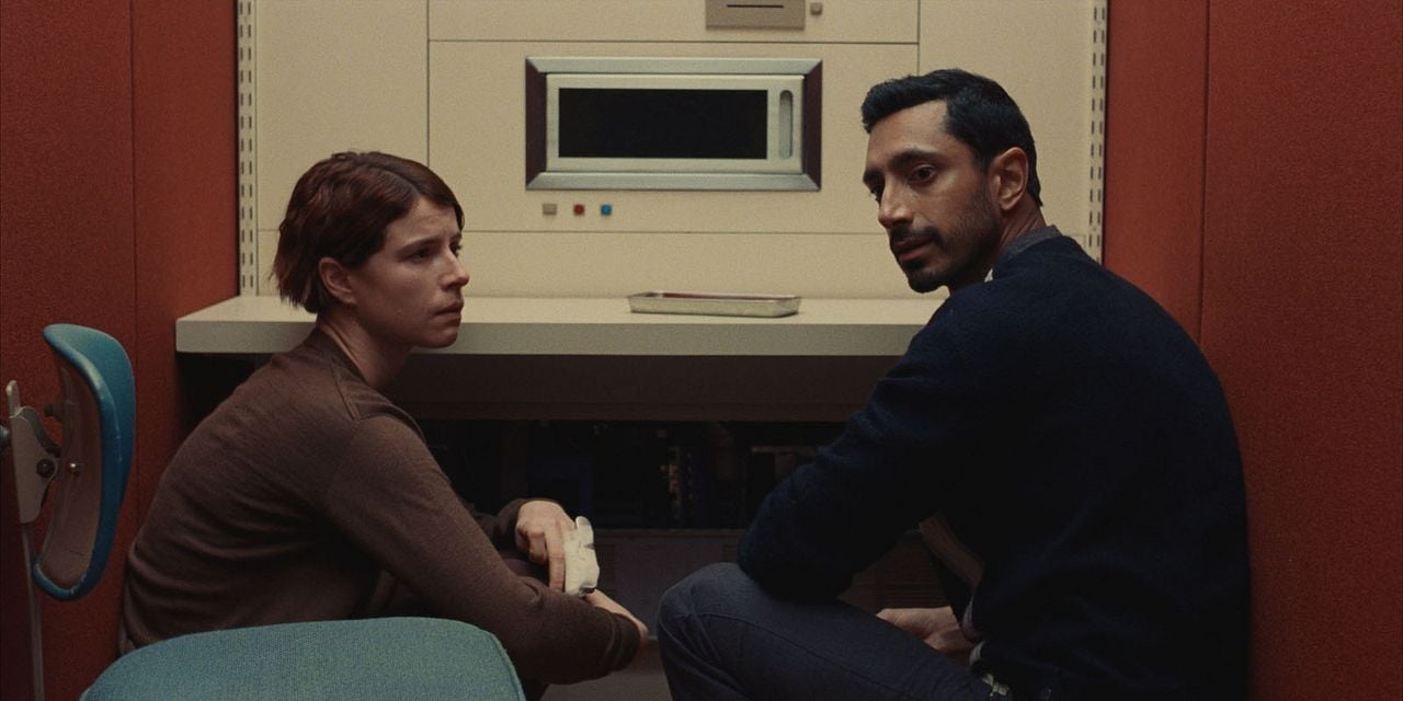 Ámame hasta con las uñas : Foto Jessie Buckley, Riz Ahmed