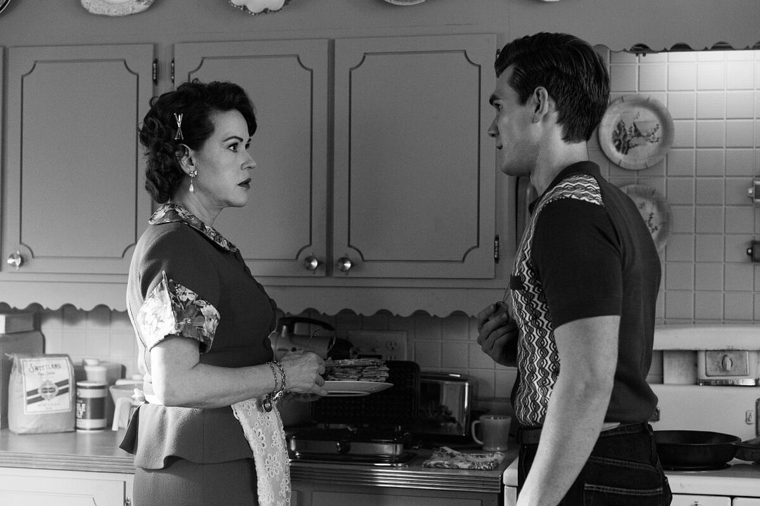 Riverdale : Foto Molly Ringwald, K.J. Apa