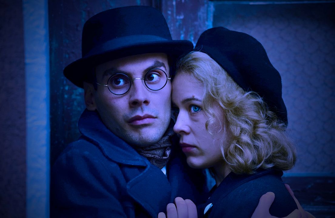  Stella, Una Vida : Foto Paula Beer, Bekim Latifi