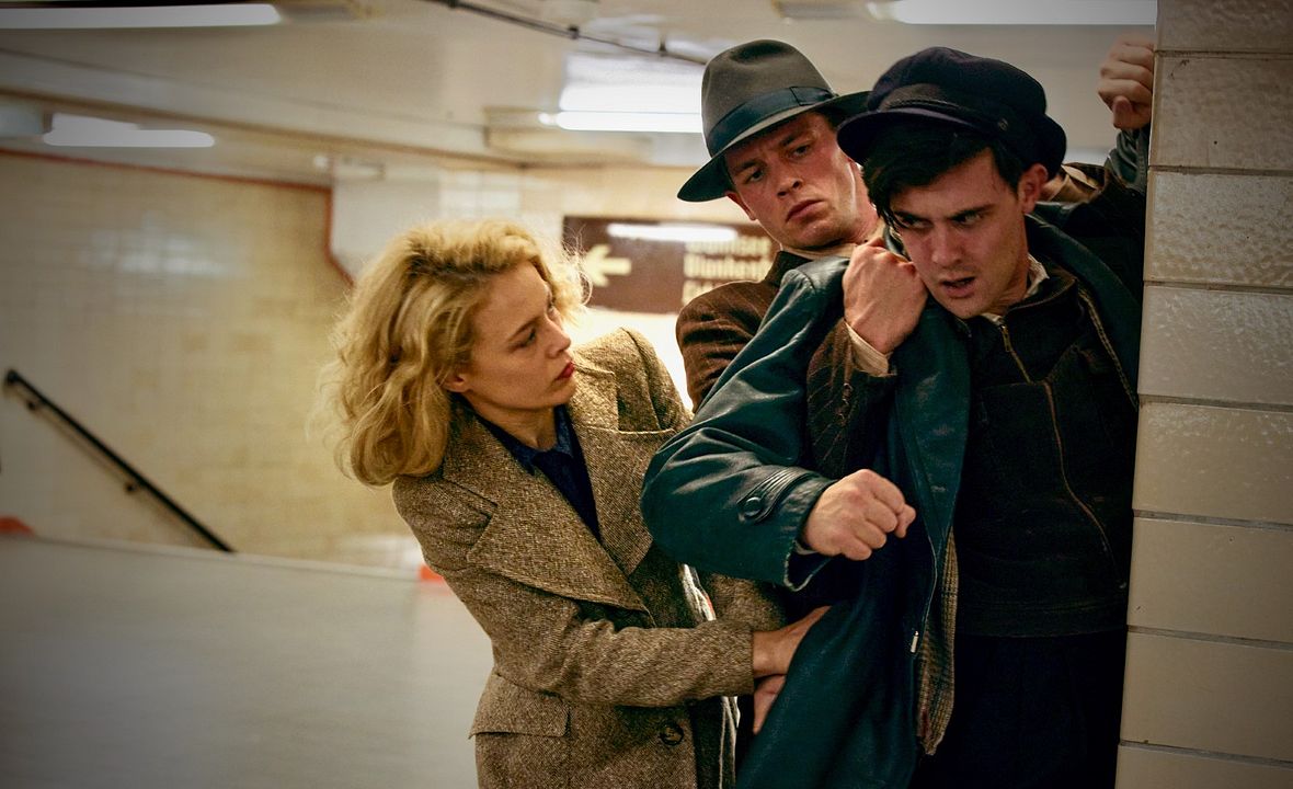  Stella, Una Vida : Foto Paula Beer, Jannis Niewöhner