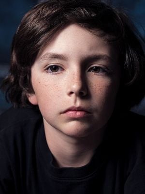 Póster Connor Esterson