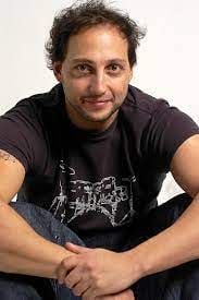 Póster Ariel Staltari