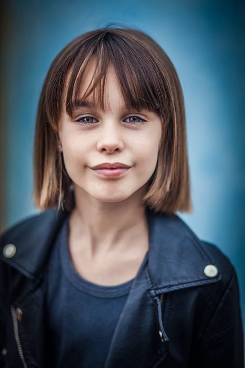 Póster Adriana Camarena