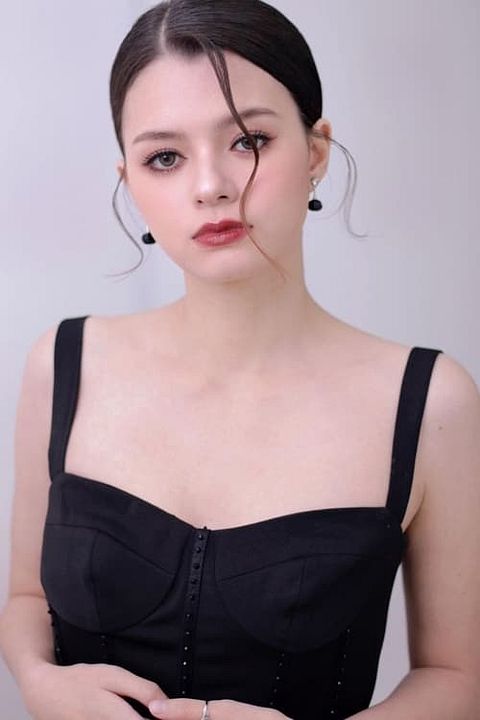 Póster Rebecca Armstrong